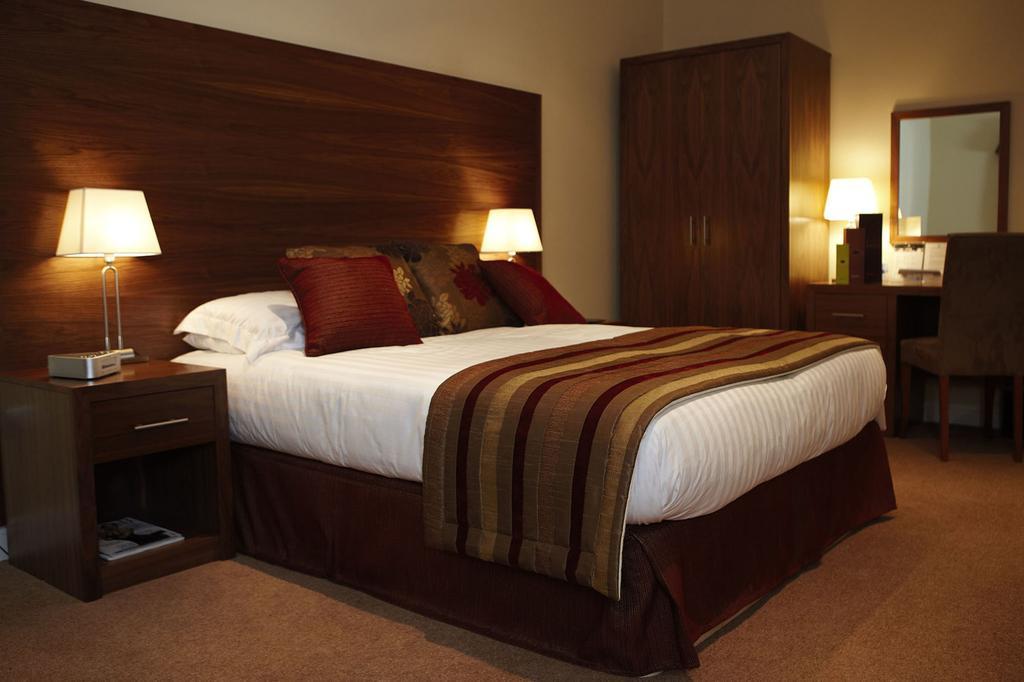 The Kimberley Hotel Harrogate Room photo